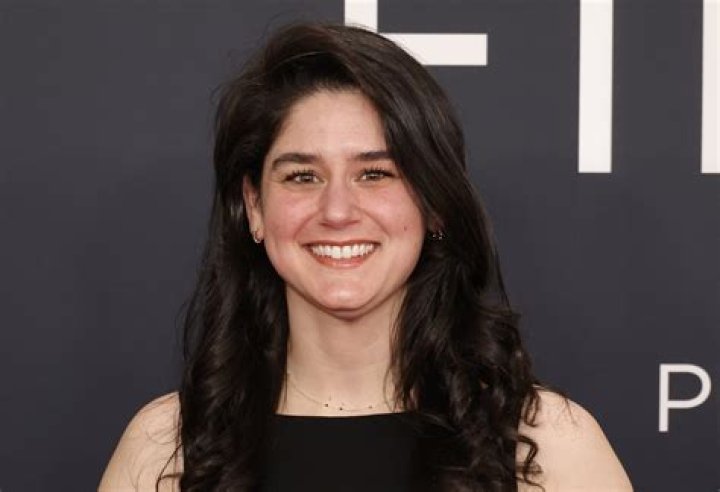 Elyse Myers - Age, Family, Bio