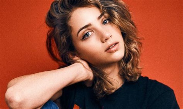Emily Rudd - Age, Family, Bio