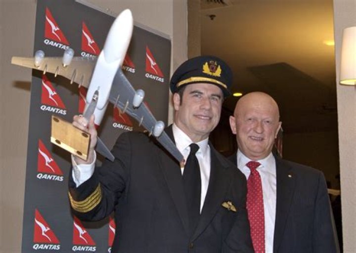 Enquirer: John Travolta had a six-year affair with his male co-pilot in the 1980s