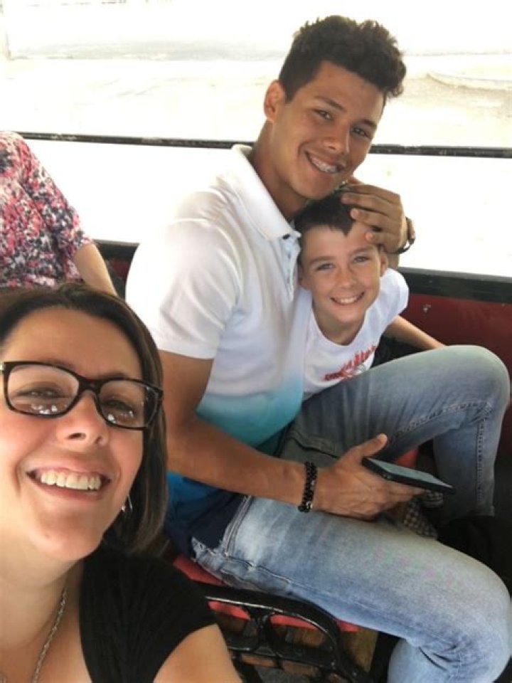 Ezequiel Tovar - Age, Family, Bio
