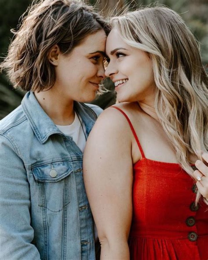 Facts on Kayley Melissa: Came Out Bisexual with Fiancée After Divorce from Ex-Husband