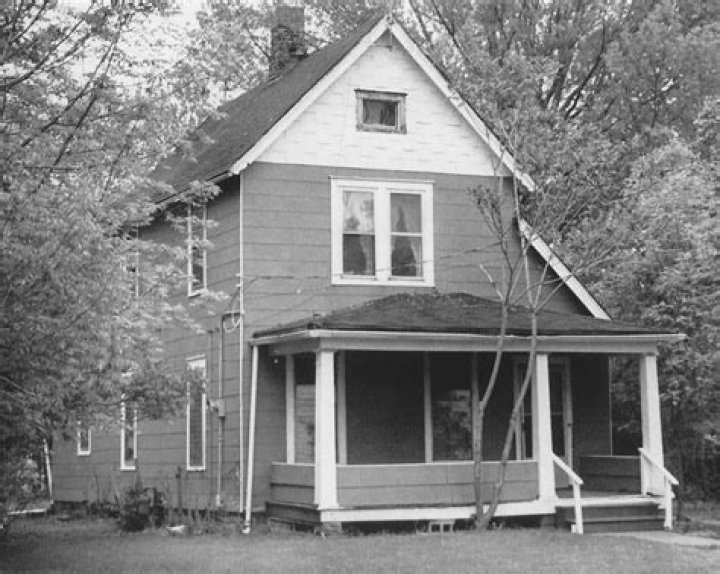 Felicity Huffman’s vacation home is a copy of her childhood home built on site