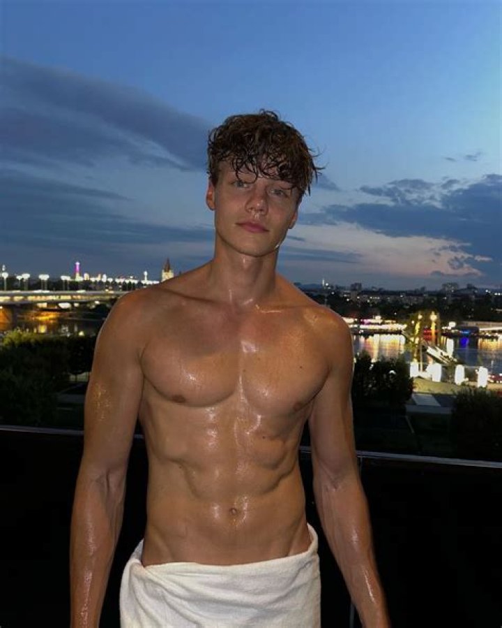 Florian Macek - Age, Family, Bio