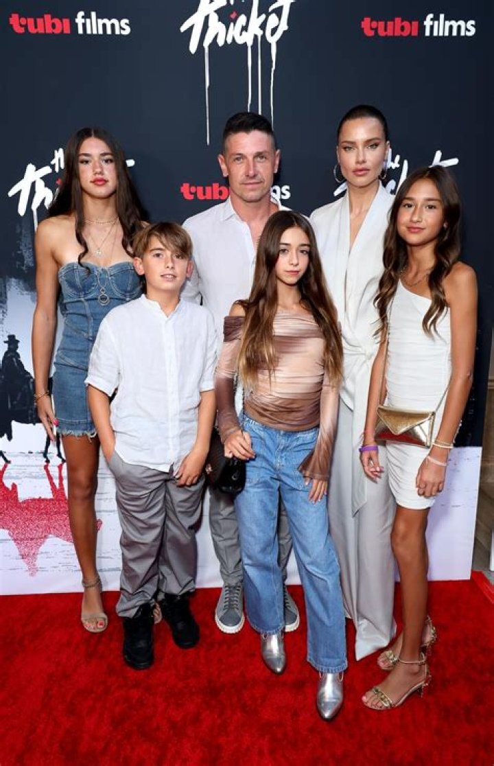 Former Victoria’s Secret Angel Adriana Lima is expecting her third child with boyfriend Andre Lemmers! ‘Made a debut on TikTok’