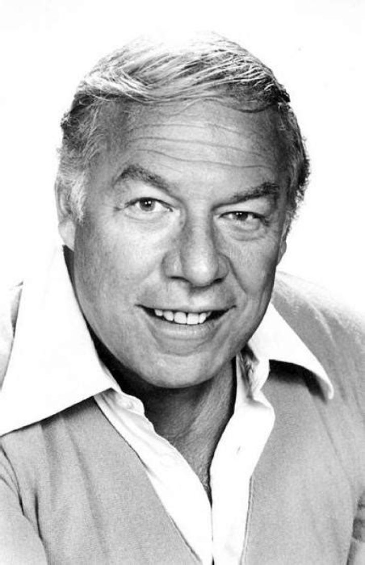 George Kennedy Height, Weight, Net Worth, Age, Birthday, Wikipedia, Who, Instagram, Biography