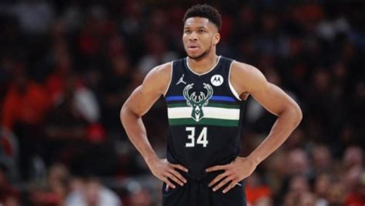 Giannis Antetokounmpo Bio (Wiki) 
