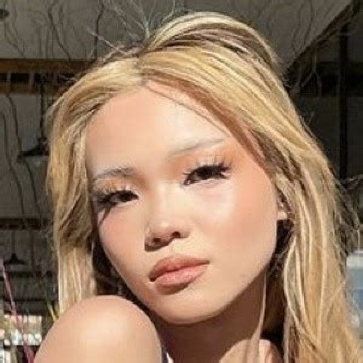 hanakanazu - Age, Family, Bio