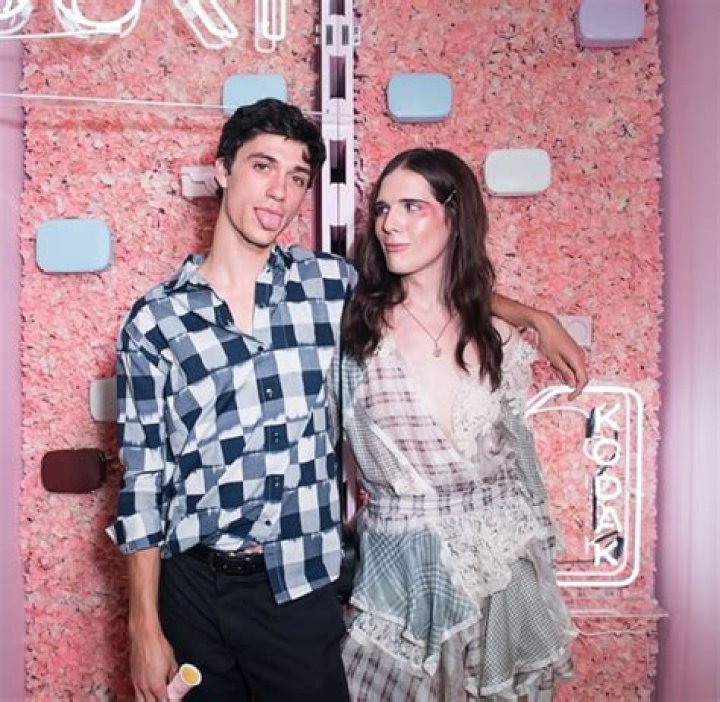 Hari Nef Boyfriend – Is She Dating Jacob Bixenman?