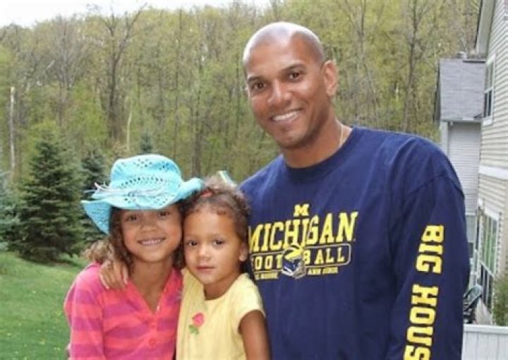 Harper Murray Sister Kendall Murray: Wikipedia And Age Gap
