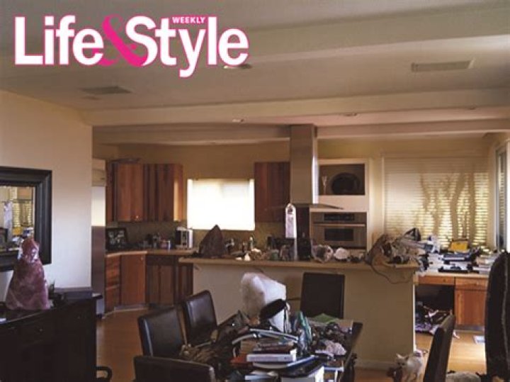 Heidi Montag: trapped & brainwashed inside crazy Spencer’s wrecked home