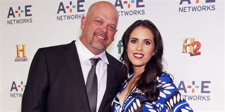 Henry Simmons Married for 7 years; still no children! Are they heading for Divorce? Know How did His Previous Engagement Break!!!