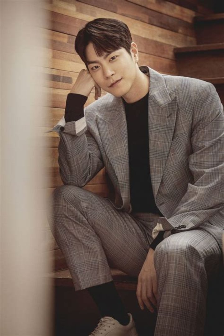 Hong Jong-hyun Bio (Wiki) 
