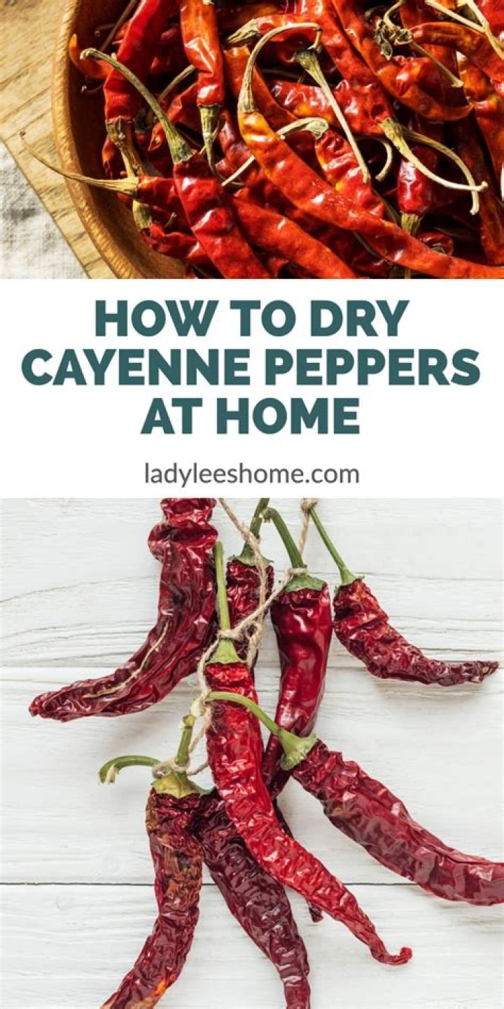 How do you dry cayenne peppers in a dehydrator?