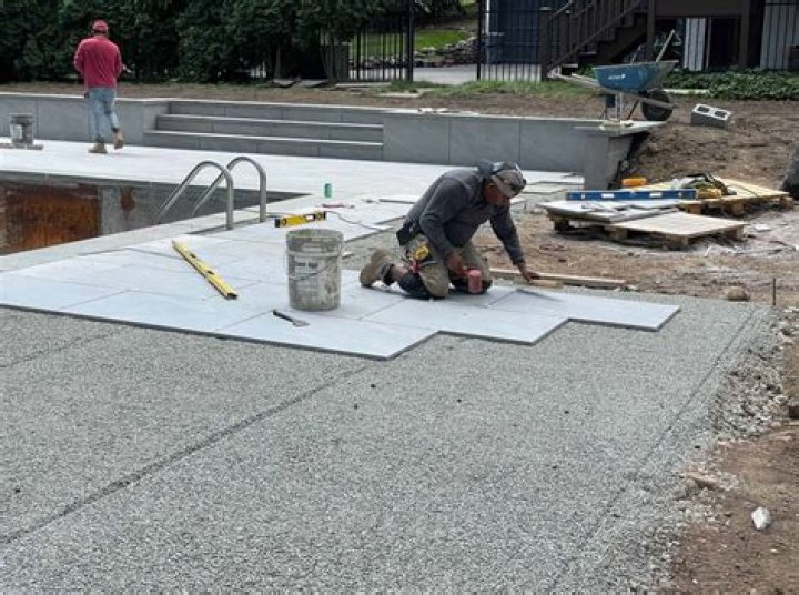 How do you lay travertine tile?