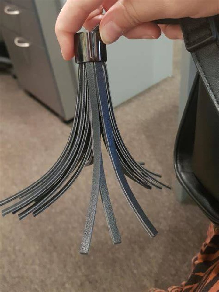 How do you straighten a leather fringe?
