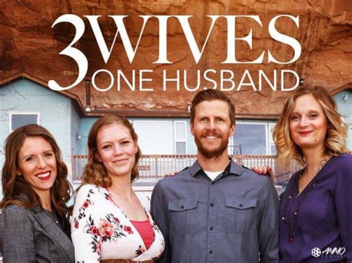 How many wives does Dolphy have?