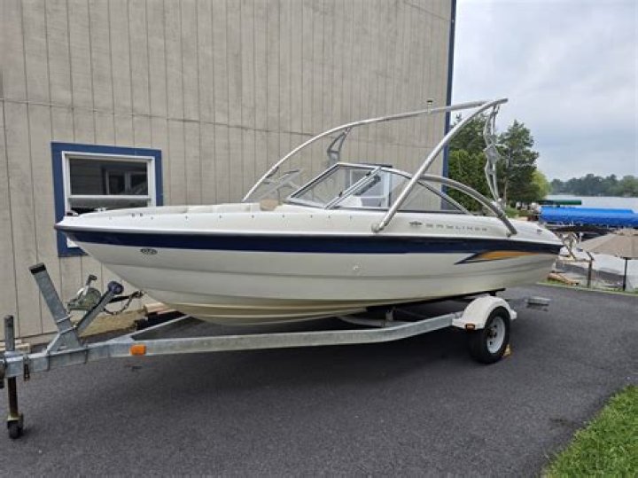 How much does a Bayliner 185 weight?