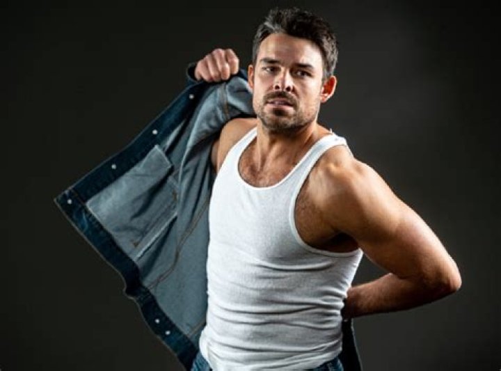 How Tall Is Jesse Hutch? Height Age And Wikipedia Bio
