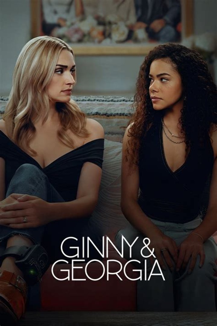 How tall is the Ginny & Georgia star?