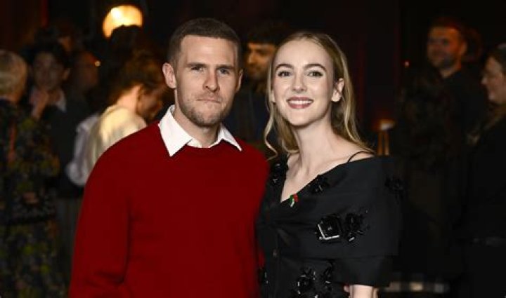 Iain De Caestecker Bio, Facts, Age, Height, Dating!