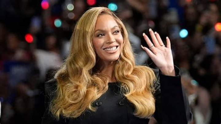 	Iggy Azalea clarifies: Becky is not a ‘racial slur’ & Beyonce is not a racist	