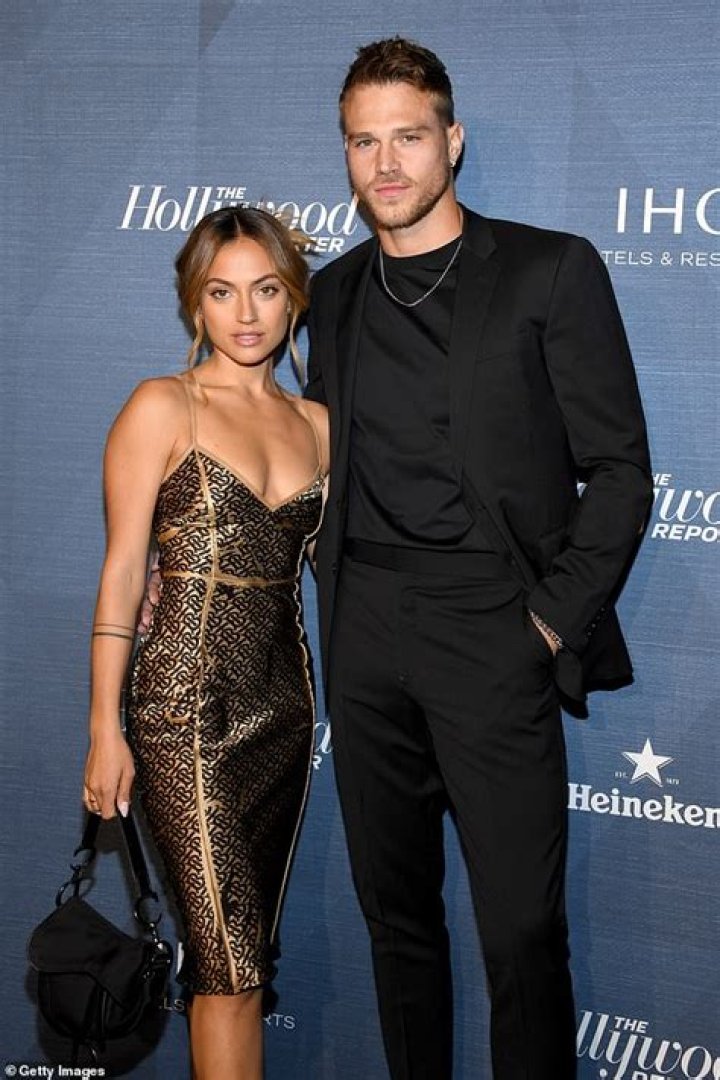 Inanna Sarkis pregnant with model boyfriend Matthew Noszka! Find about their three years relationship