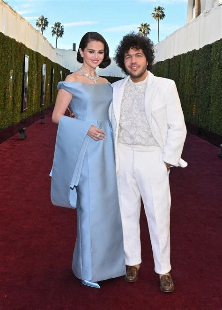 Insight on Selena Gomez new crib! Know about her home quarantine and every boy she has dated