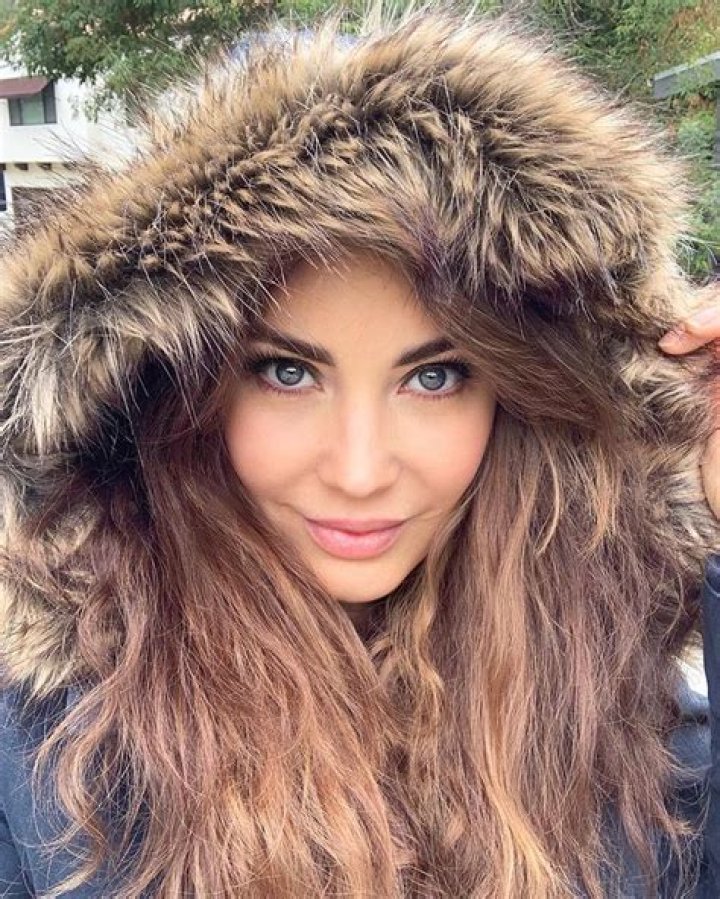Insight The Life Of Tanit Phoenix- The Malachi of series Charlie Jade