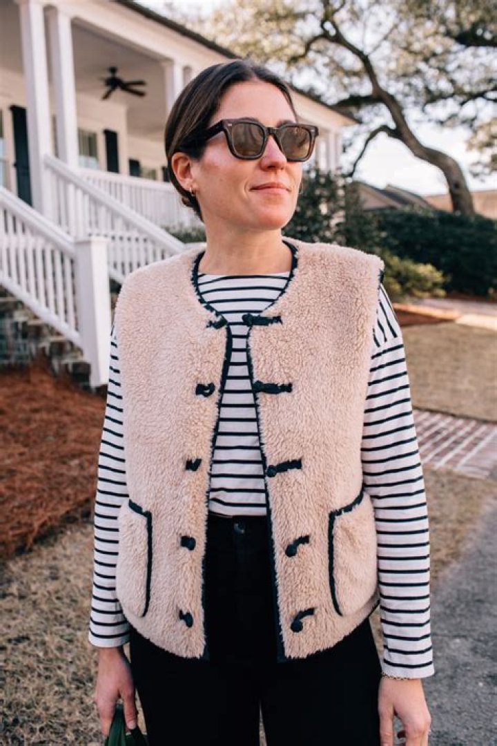 Interest in Duchess Meghan’s cardigan crashed J.Crew’s site & sold out