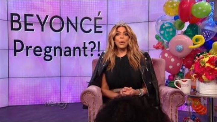 Is Beyonce pregnant & will she debut a pillowy bump at the Super Bowl?