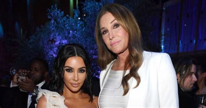 Is Caitlyn Jenner dating someone; Fake story of affair of Caitlyn Jenner and Boxer Yusaf Mack, Scroll to read the spicy story of these two