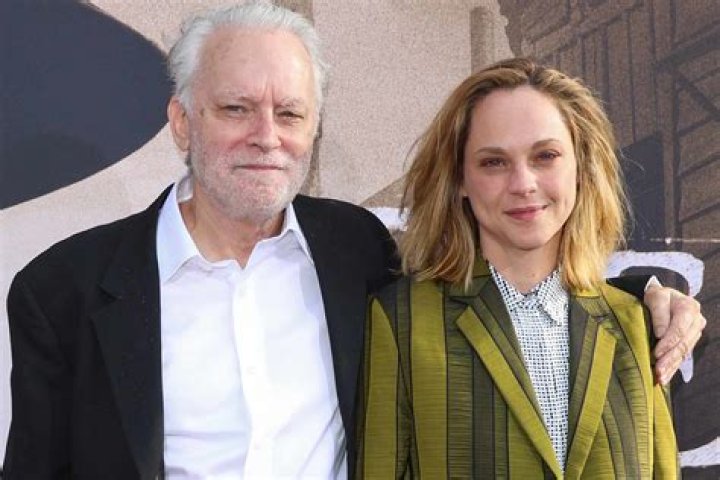 Is Fiona Dourif a lesbian?