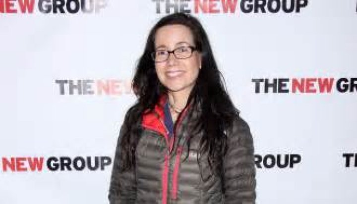 Is Janeane Garofalo a lesbian?