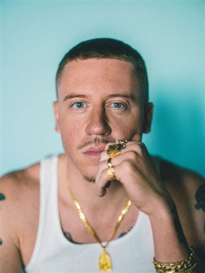 Is Macklemore a Gay? The Sexuality of American Rapper is Revealed!