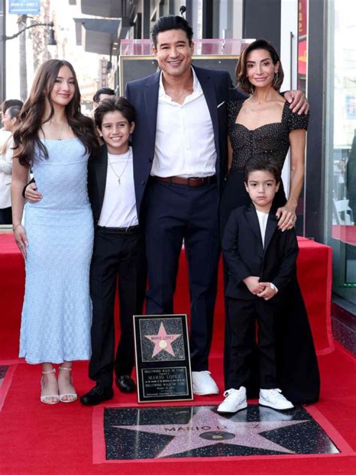 Is Mario Lopez Married? Know Mario Lopezs Wife, Age, Net Worth, Height, and More