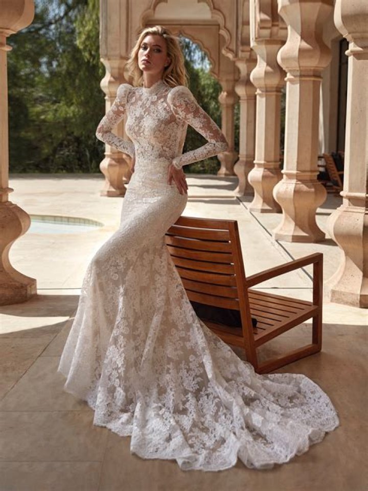 Is Serena Williams already shopping for frou-frou lace wedding gowns?