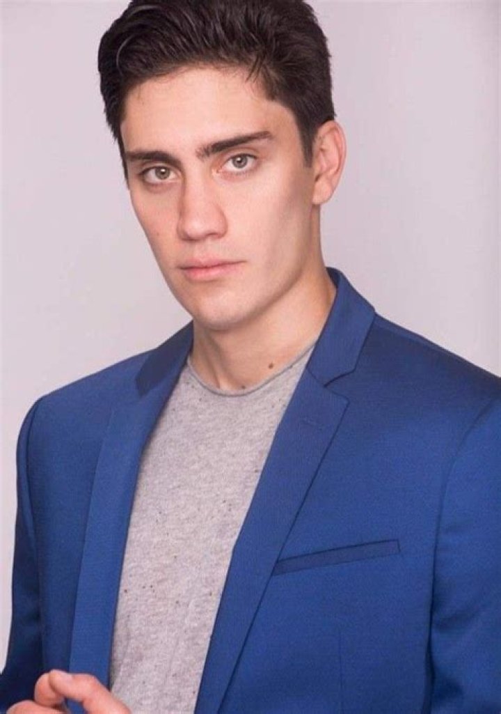 Iván Amozurrutia - Age, Family, Bio