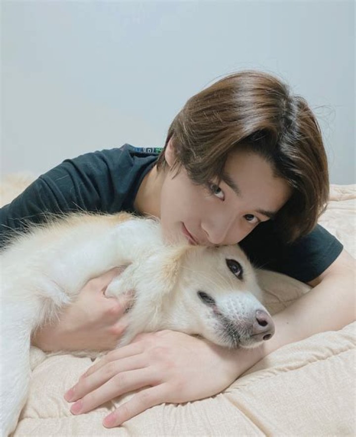 Jake (ENHYPEN) Pets - Celebrity Pets