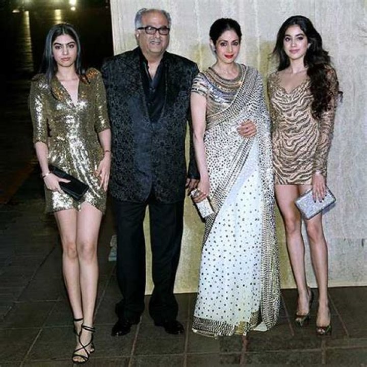 Janhvi Kapoor - Age, Family, Bio