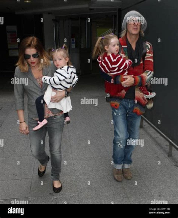 Jenna Fischer, Kelly Clarkson welcome daughters Harper & River