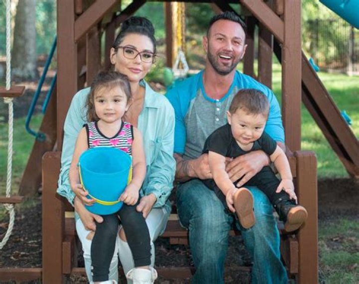 Jenni ‘JWoww’ Farley Enjoying the vacation with Husband Roger Mathews Joined by their childrens!! Cuttest Pictcure of Family and Amazing Vacation!