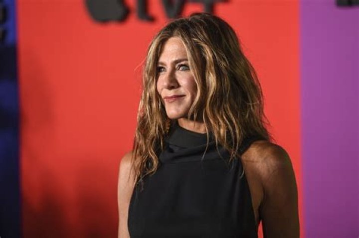 Jennifer Aniston Revealed her ‘Zero Regret’ IVF Struggle in the December 2022 Allure Cover Story!
