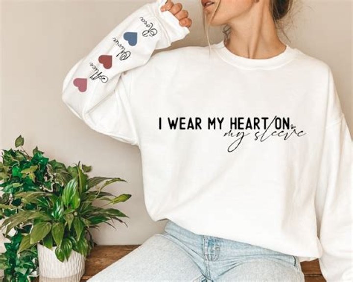 Jennifer Garner wore a sweatshirt with a broken heart on it after the election