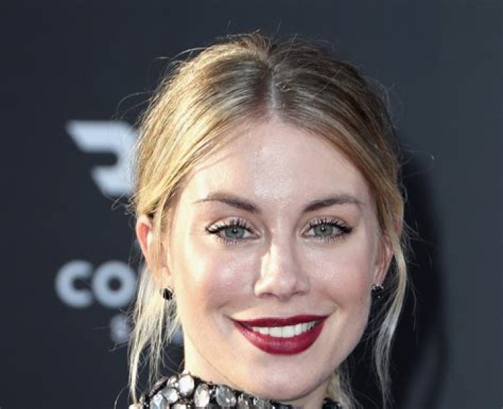 Jennifer Holland Net Worth - Wiki, Age, Weight and Height, Relationships, Family, and More