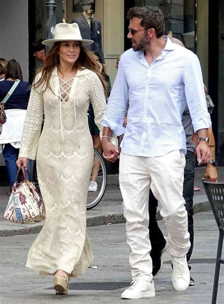 Jennifer Lopez & Ben Affleck are in Como, Italy for their honeymoon