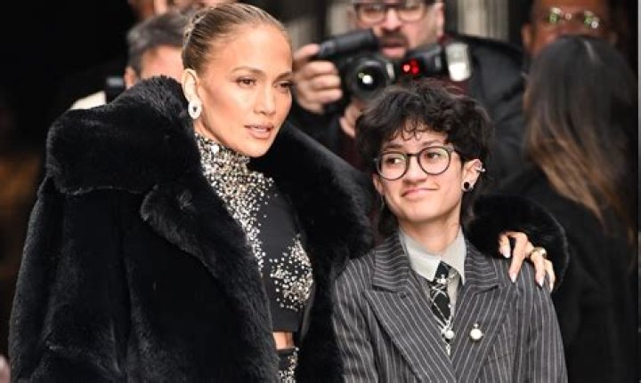 Jennifer Lopez Introduces her Daughter with Gender Neutral Pronouns!
