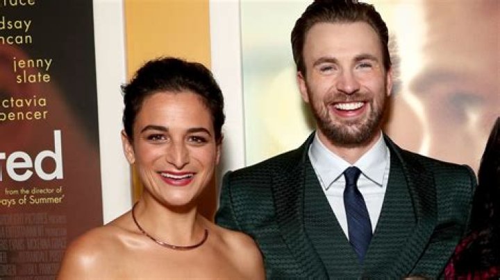 Jenny Slate & Chris Evans were in Washington DC together this weekend