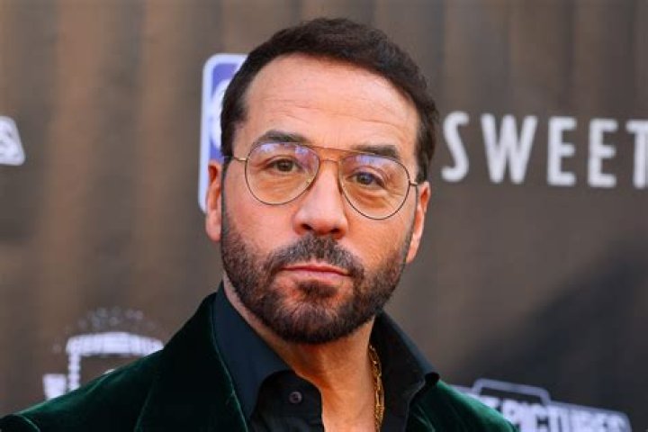 Jeremy Piven Net Worth - Wiki, Age, Weight and Height, Relationships, Family, and More