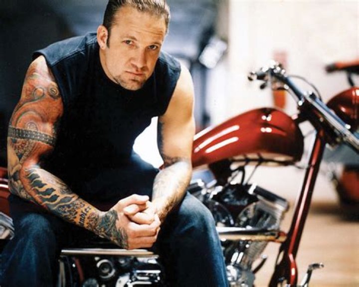 Jesse James poses like an old-timey douchebag on his book cover