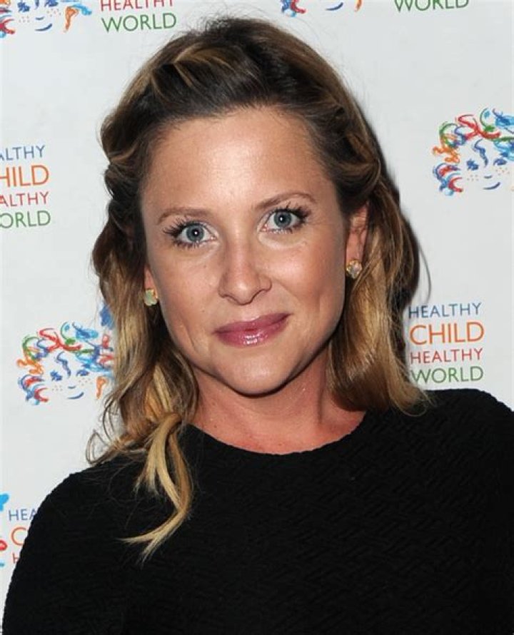 Jessica Capshaw Net Worth - Wiki, Age, Weight and Height, Relationships, Family, and More